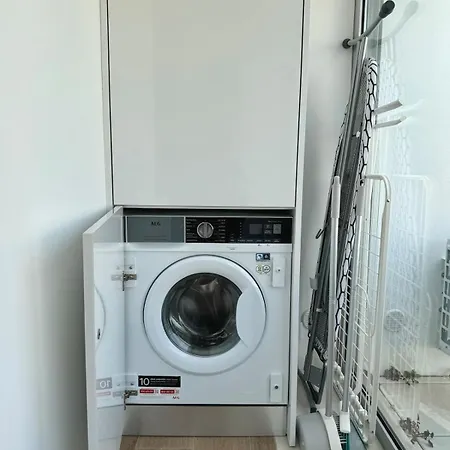 Apartment With Huge Rooftopterrace - Free Parking