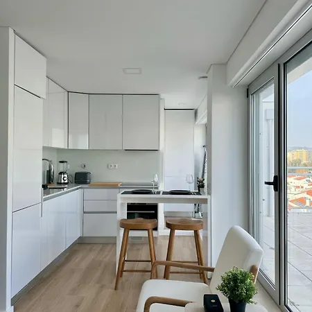 Apartment With Huge Rooftopterrace - Free Parking *