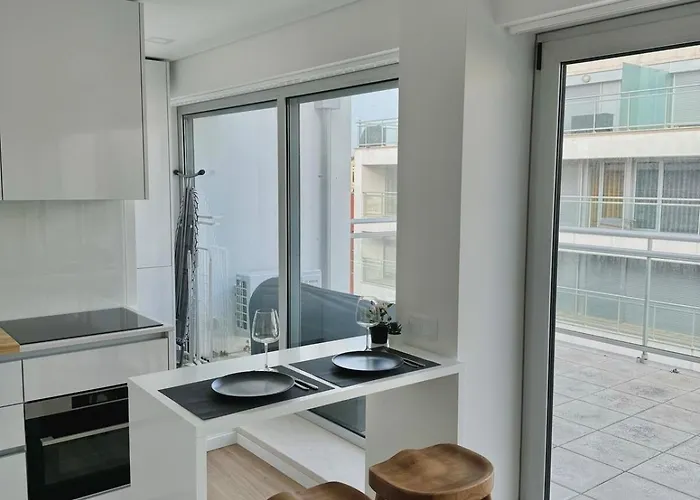 With Huge Rooftopterrace - Free Parking Appartement *