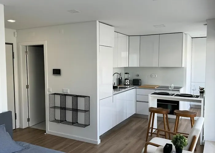 With Huge Rooftopterrace - Free Parking Appartement